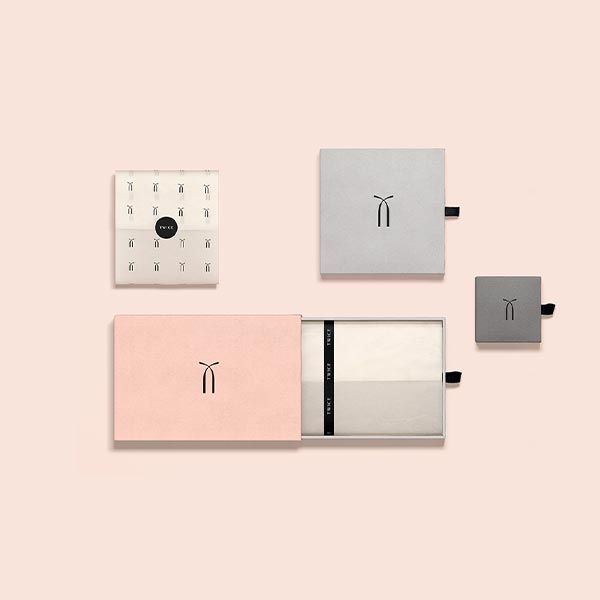 Luxury Apparel Boxes