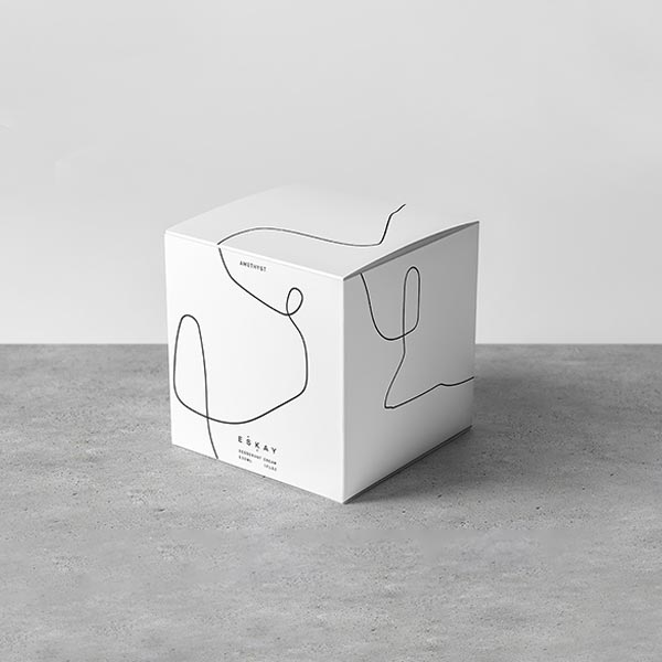 white box with lid